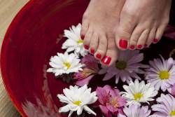4 วิธีแก้เท้าเหม็น สยบกลิ่นเท้าได้ง่าย ๆ ทำแล้วได้ผลจริง!
